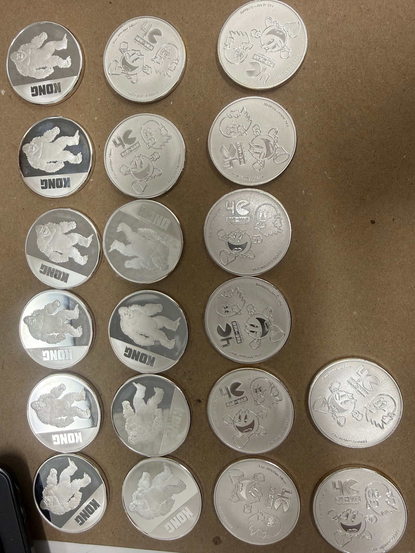 Mixed Lot of NIUE Pure Silver 1ounce Coins .999 20 pieces: Mixed Lot of NIUE Pure Silver 1ounce Coins .999 20 pieces #3SS98324v15