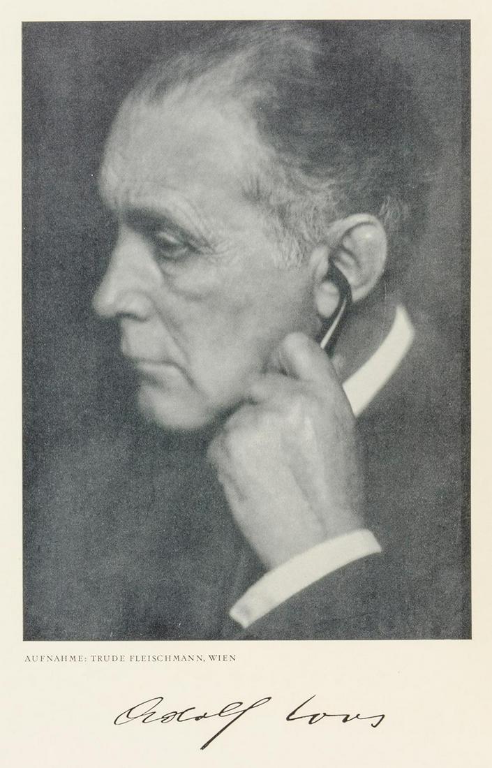 Loos, Adolf Kulka, Heinrich Adolf Loos. Das Werk des: Adolf Loos. Das Werk des Architekten. Mit einer Porträtphotographie von Trude Fleischmann sowie 270 Abbildungen auf Tafelseiten. Wien, Anton Schroll, 1931. 43 S., 1 Bl. 28,6 x 22 cm. Gelber Origi