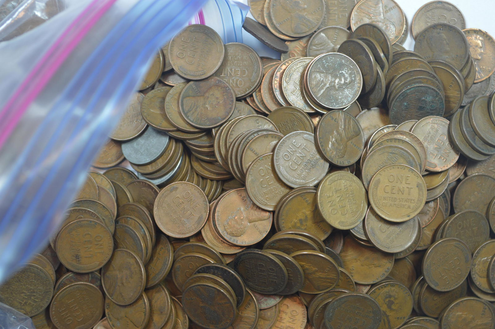 Hoard of Lincoln Wheat Reverse Cents. (1 of 1)