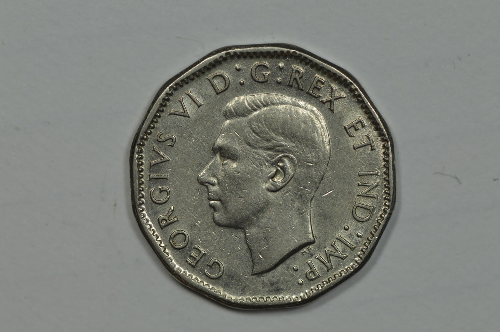 Canada 5c 1947 Dot (KM-39a). (1 of 2)