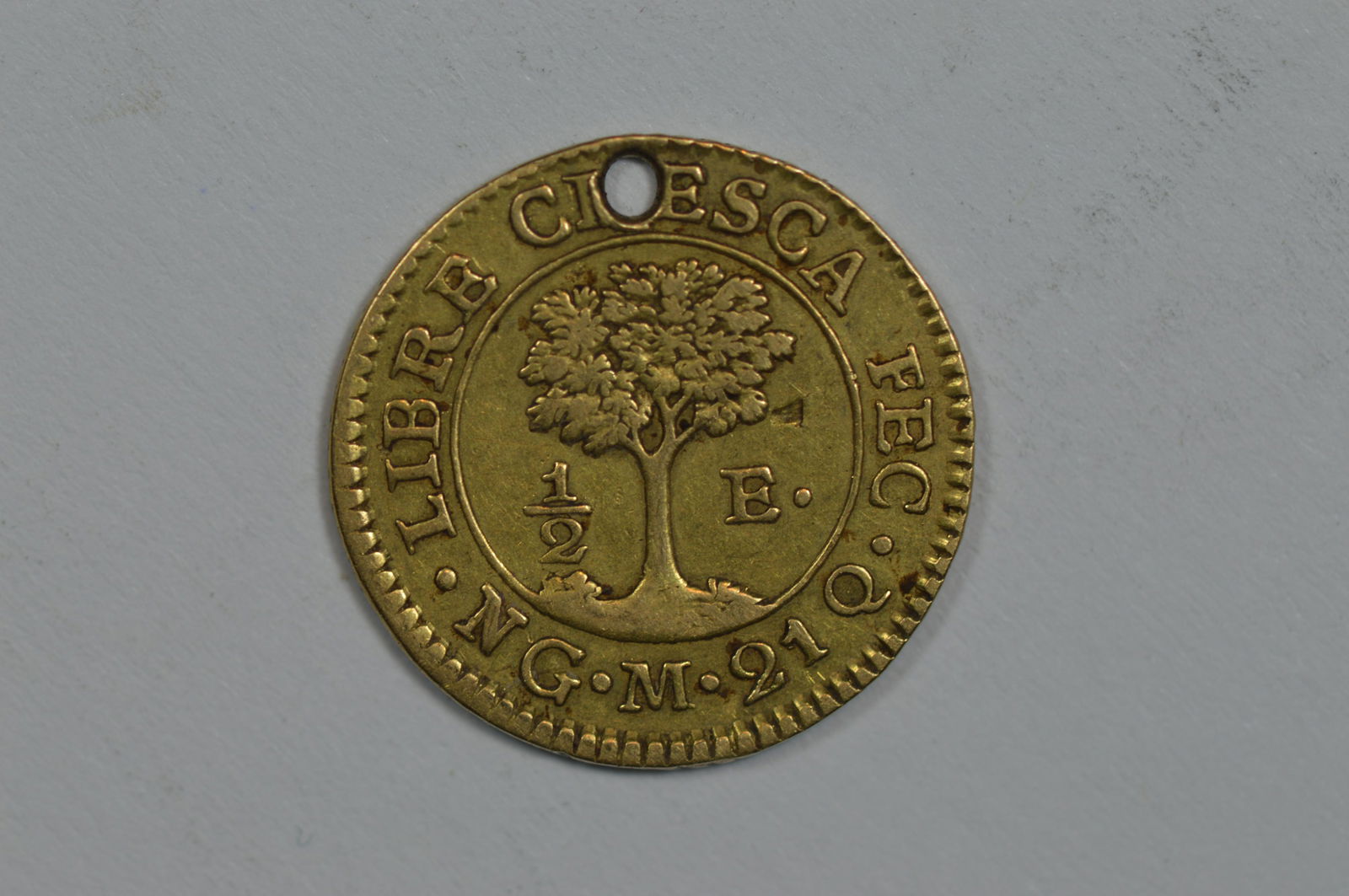 Central American Republic 1824 NG M Gold 1/2 Escudo (KM-5, .0475 oz AGW). (1 of 2)