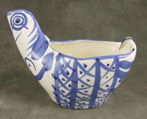 Picasso Madoura pottery hen, 6.5" long and 4.25" h: Picasso Madoura pottery hen, 6.5" long and 4.25" high, excellent condition.