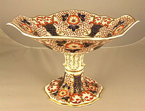 Copeland & Garrett Late Spode Felspar Porcelain foo: Copeland & Garrett Late Spode Felspar Porcelain footed fruit compote, excellent condition, very minor gold wear. 11.5" X 10.5" and 7.5" high.