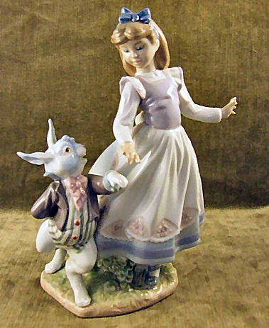 Lladro figurine # 5740 Alice in Wonderland, 9" high: Lladro figurine # 5740 Alice in Wonderland, 9" high, excellent condition