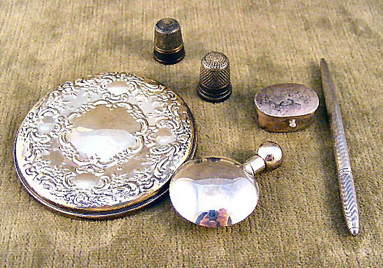 Sterling silver lot, Towle 3.25" purse mirror, Leno: Sterling silver lot, Towle 3.25" purse mirror, Lenore Moscow scent bottle, 2 thimbles (1 not sterling), Mexican pill box & pen or pencil