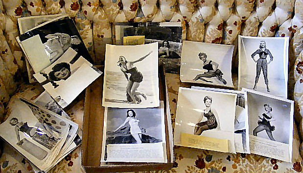 Vintage celebrity press release photos, 1940's - 5: Vintage celebrity press release photos, 1940's - 50's, Actresses. Phyllis Ruth, Linda Darnell, Terry Moore, Janet Leigh, Anne Francis, etc. 23 black & white photos.