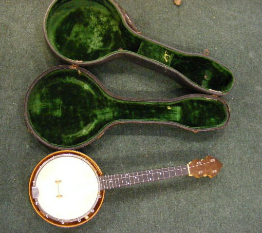 Weymann maple banjo, skin signed Josh B. Rogers Jr: Weymann maple banjo, skin signed Josh B. Rogers Jr. Union Brand. Serial # 40701 225.