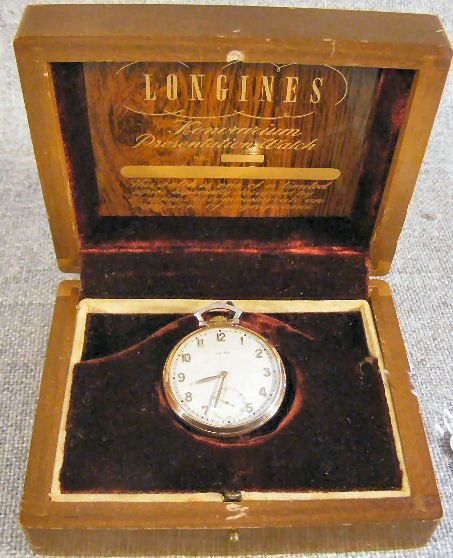 14k gold Longines men's 1930's presentation pocke: 14k gold Longines men's 1930's presentation pocket watch with original box. Runs good. Dated inside of case back 9-28-38, marked 14k. No scratches to crystal, dial face & hands excellent, (1 scratch o