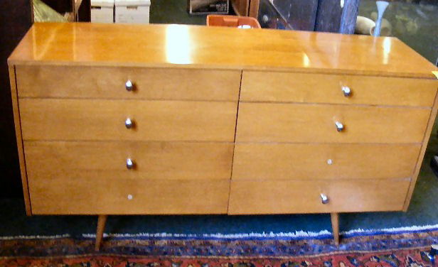 Paul McCobb Planner Group low dresser with 8 draw: Paul McCobb Planner Group low dresser with 8 drawers, no label. (hardware replaced, missing 2 knobs), Good condition. 33" tall x 60" long x 18" deep.