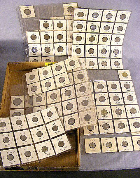 Collection of US coins, nickels, dimes, quarters: Collection of US coins, nickels, dimes, quarters & half's, no silver. 1938 to 1976.