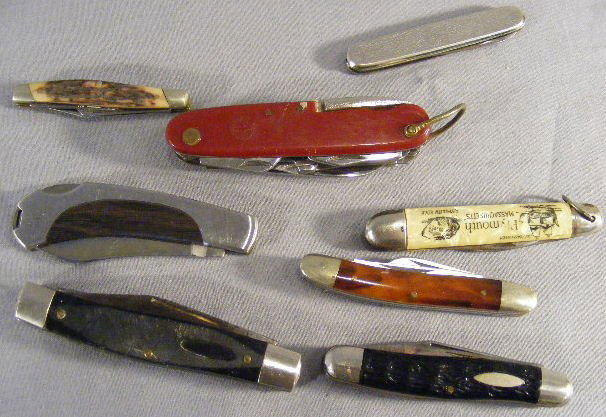 Pocket knife collection, 8pcs, Ranger, Valor, etc: Pocket knife collection, 8pcs, Ranger, Valor, etc. Some damage.