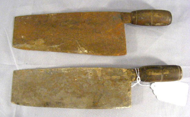 Two Japanese WWII era machetes brought back from t: Two Japanese WWII era machetes brought back from the Pacific theater by GI. Each has Japanese writing on the blade, 12" long, rust on blades