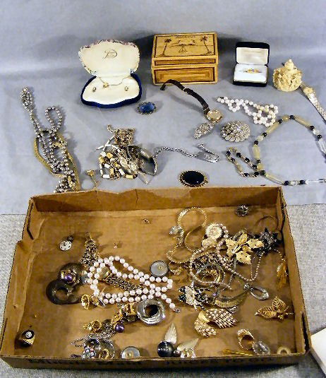 Jewelry lot, Alaskan gold flakes, obsitian arrow: Jewelry lot, Alaskan gold flakes, obsitian arrow head, resin snuff bottle, vintage Waltham tank style watch, pins, necklaces, etc.