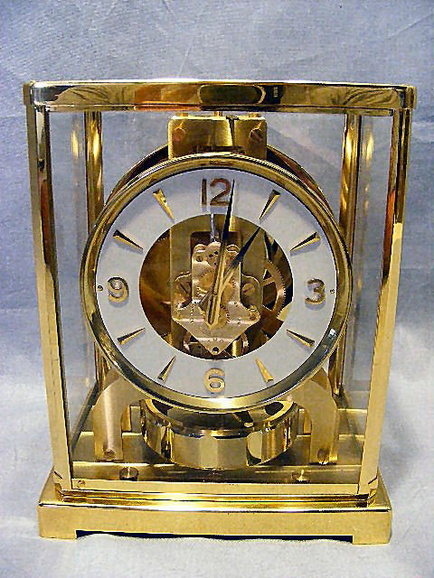 Le Coultre Atmos clock. 8.75" x 7" x 5.25" Swiss C: Le Coultre Atmos clock. 8.75" x 7" x 5.25" Swiss Caliber 526-5. # 159848