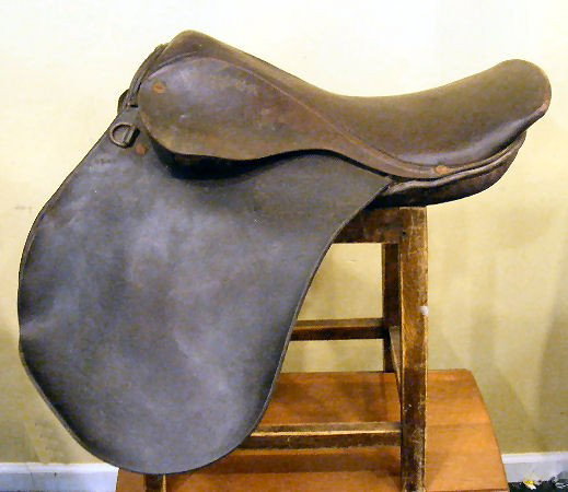Estate saddle, Rossi y Caruso: Estate saddle, Rossi y Caruso
