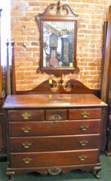 Mahogany three piece bedroom set - mirror, dresse: Mahogany three piece bedroom set - mirror, dresser & full size bed