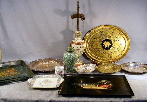 Misc. lot of tole trays, china, brass bowl, clois: Misc. lot of tole trays, china, brass bowl, cloisonne jar - as is, table lamp