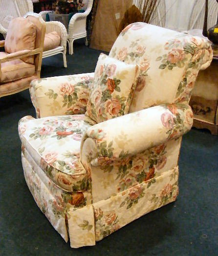 Upholstered Henredon armchair floral print, excel: Upholstered Henredon armchair floral print, excellent condition, 32" wide & 42" high