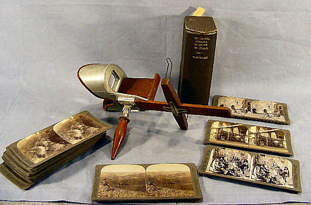 Underwood & Underwood stereo viewer in very good c: Underwood & Underwood stereo viewer in very good condition and 38 cards - partial set of "The Travel Lessons on the Life of Jesus"