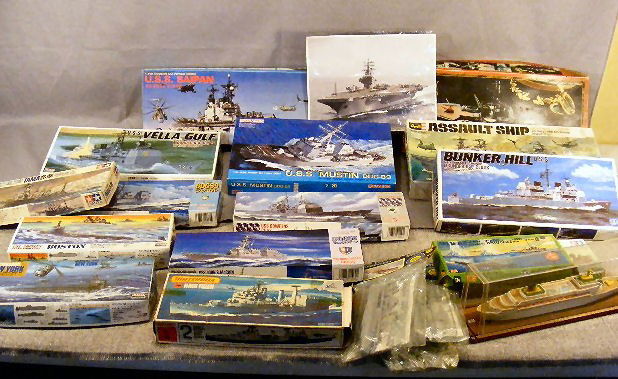 Model ships, Japanese Companies, Dragon, Arii, Ma: Model ships, Japanese Companies, Dragon, Arii, Matchbox, Lee, etc. Some open boxes. 19pcs.