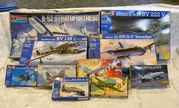 Model airplanes, Revell, Monogram, Italeri, Airfi: Model airplanes, Revell, Monogram, Italeri, Airfix, Heller, etc. Some open boxes. 10pcs.