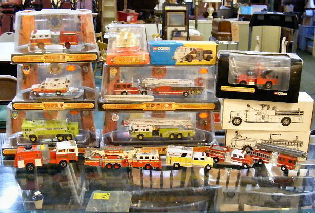 Die-cast Code 3 & Corgi fire trucks, etc. 15pcs.: Die-cast Code 3 & Corgi fire trucks, etc. 15pcs.
