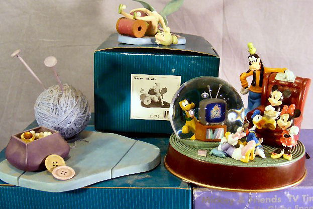 Classic Walt Disney Tinkerbell (head is broken of: Classic Walt Disney Tinkerbell (head is broken off), Peter Pan Members Only base & DisneyStore snow globe.