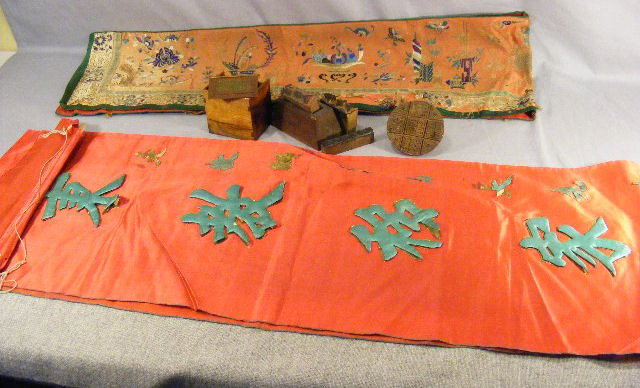 Asian lot, wooden stamps, wall hanging & tapestry: Asian lot, wooden stamps, wall hanging & tapestry (as is).