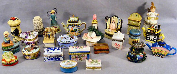 Lot of 24 porcelain or enameled boxes, one Halcyon: Lot of 24 porcelain or enameled boxes, one Halcyon Days, most unmarked