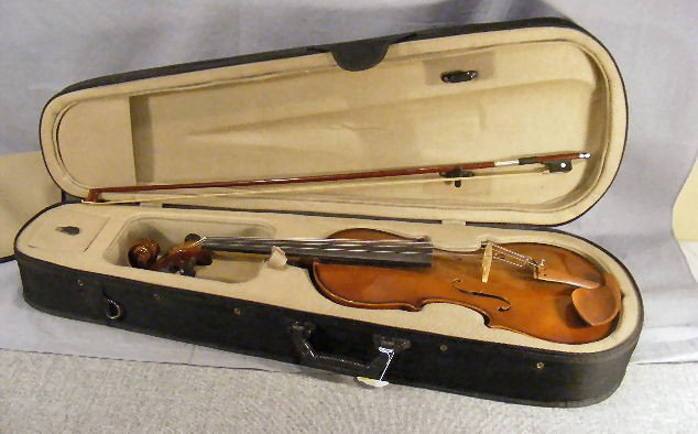 Reghin violin, made in Romania, excellent conditio: Reghin violin, made in Romania, excellent condition