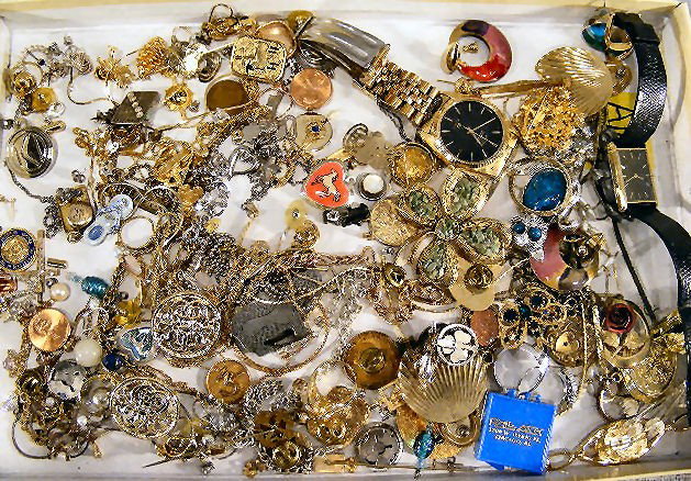 Lot of costume jewelry including Seiko watch, pin: Lot of costume jewelry including Seiko watch, pins, cufflinks, chains, pendants, etc.