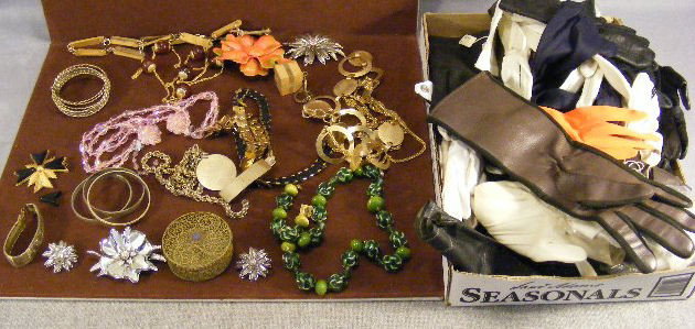 Lot of misc. costume jewelry, leather and fabric : Lot of misc. costume jewelry, leather and fabric gloves