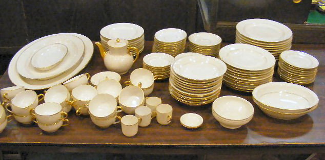 Theodore Haviland Limoges china set. Plates, plat: Theodore Haviland Limoges china set. Plates, platters, soup bowls, cups, saucers, etc.