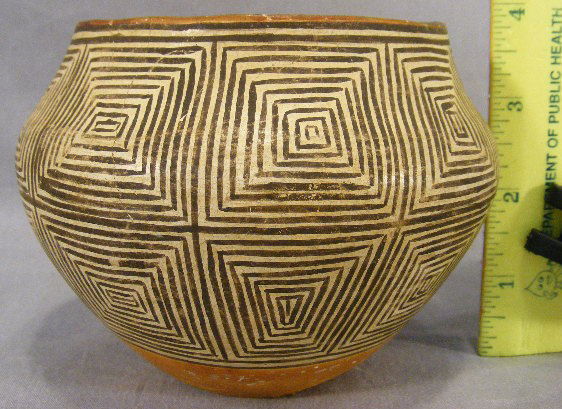 Old Acoma, New Mexico Native American pot, 4" hig: Old Acoma, New Mexico Native American pot, 4" high, tight hairline from top halfway down