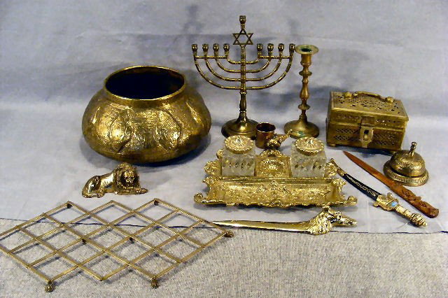Lot of misc. brass, inkwell, letter opener, pot, b: Lot of misc. brass, inkwell, letter opener, pot, box, candleholders, etc.