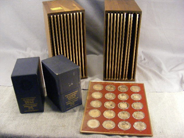 Franklin Mint History of the United States Refere: Franklin Mint History of the United States Reference folders and bronze coins. 400 coins.