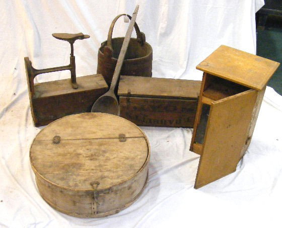 Antique wood lot, red painted bucket (damaged): Wood lot, red painted bucket (damaged), dipper, bird box, shoe shine stand, cheese box, etc.