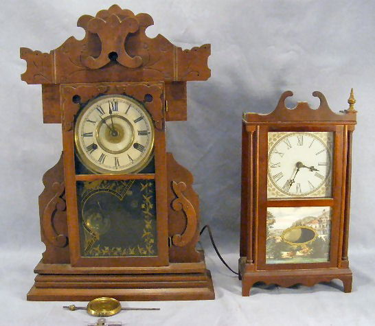 New Haven Alamo alarm clock, walnut case, crest n: New Haven Alamo alarm clock, walnut case, crest needs to be re-attached, together with electric mantle clock, case damaged.