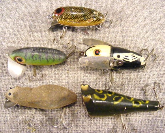 Lot of 5 estate fishing lures: Lot of 5 estate fishing lures