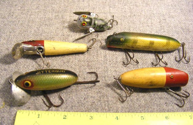 Lot of 5 estate fishing lures: Lot of 5 estate fishing lures