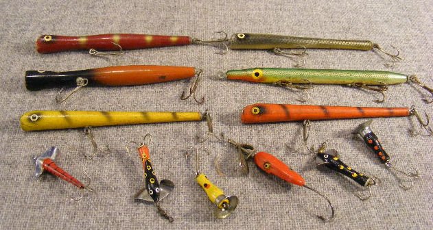 Lot of 12 estate fishing lures: Lot of 12 estate fishing lures