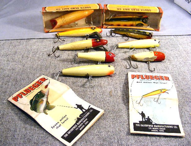 Lot of 9 estate fishing lures and two Pflueger pam: Lot of 9 estate fishing lures and two Pflueger pamphlets