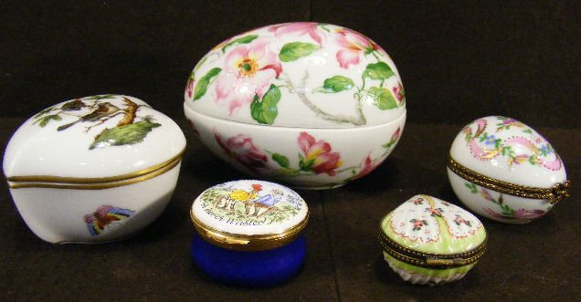 Lot of three porcelain miniature boxes, Herend dre: Lot of three porcelain miniature boxes, Herend dresser box and Limoges egg box