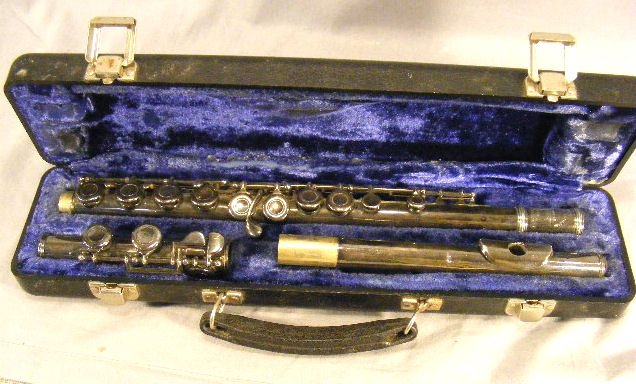 W.T. Armstrong flute, Elkhart Ind. 104 29 70104, : W.T. Armstrong flute, Elkhart Ind. 104 29 70104, w/ case.