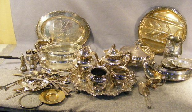 Large lot of silverplate, trays, flatware, salt &: Large lot of silverplate, trays, flatware, salt & pepper shakers, Pairpoint tea pots, cream & sugar, etc.