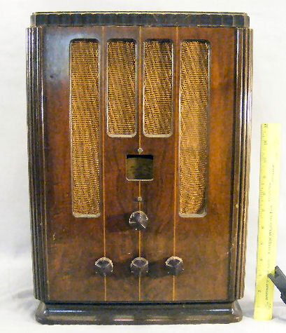 General Electric Radio A-63, walnut case, 18" high: General Electric Radio A-63, walnut case, 18" high