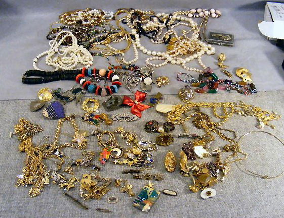 Large lot of estate costume jewelry including nec: Large lot of estate costume jewelry including necklaces, pins, beads & bracelets