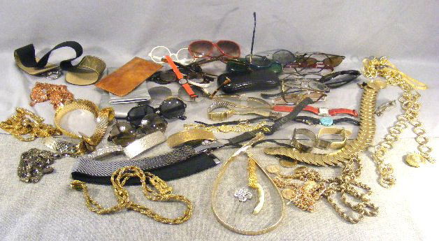 Lot including sunglasses, costume jewelry - belts: Lot including sunglasses, costume jewelry - belts, hair clips, watches