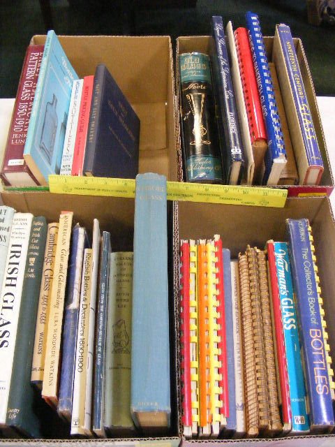 Lot of reference books on pattern and art glass: Lot of reference books on pattern and art glass