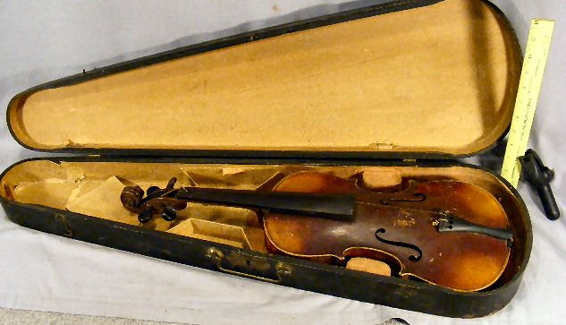 Joseph Guarnerius labeled violin, dated 178(?), n: Joseph Guarnerius labeled violin, dated 178(?), no cracks, wood case